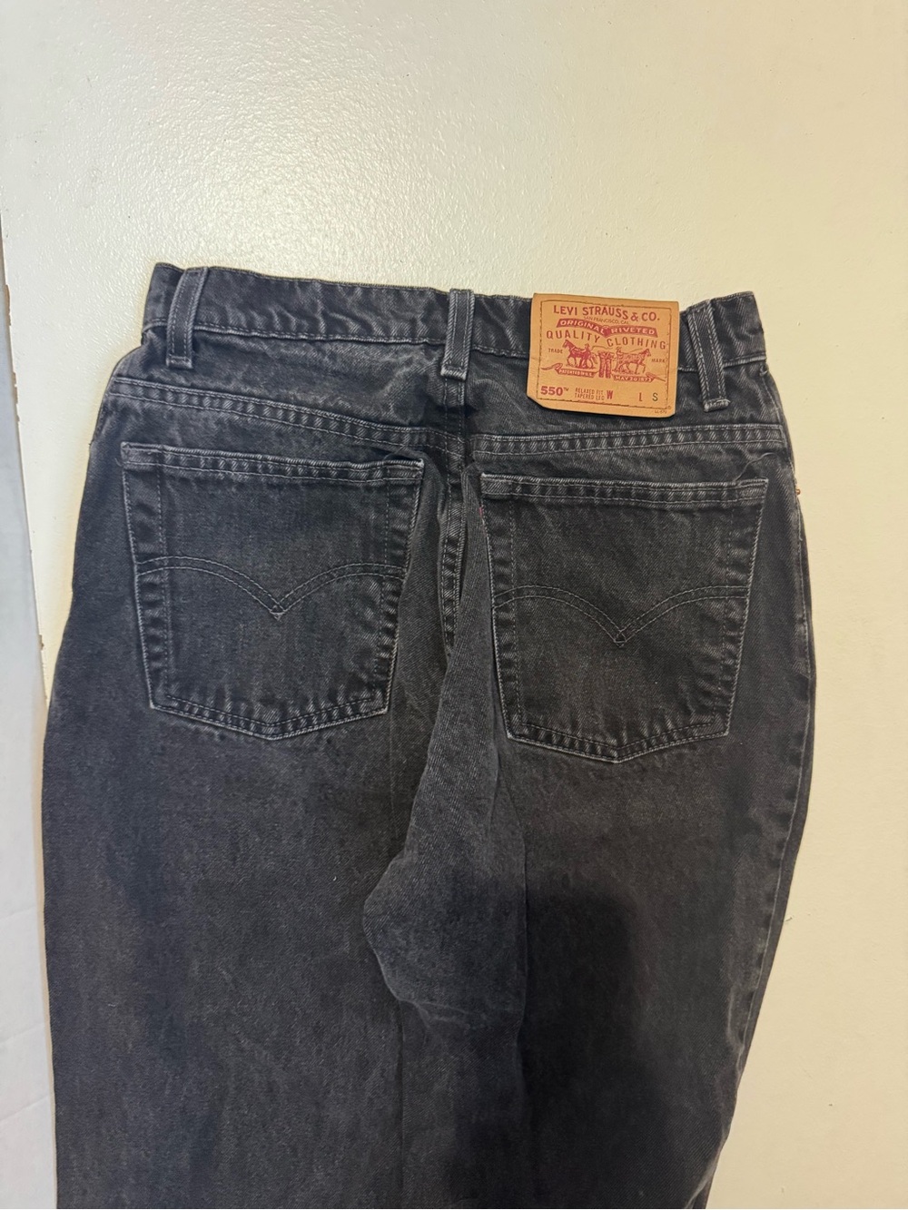 VINTAGE Levis 550 Jeans Womens 8 Black Relaxed Fit Tapered Leg Y2K